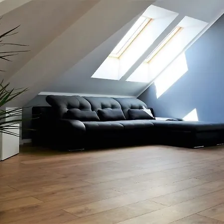 Apartament Szczesliwa 13 *